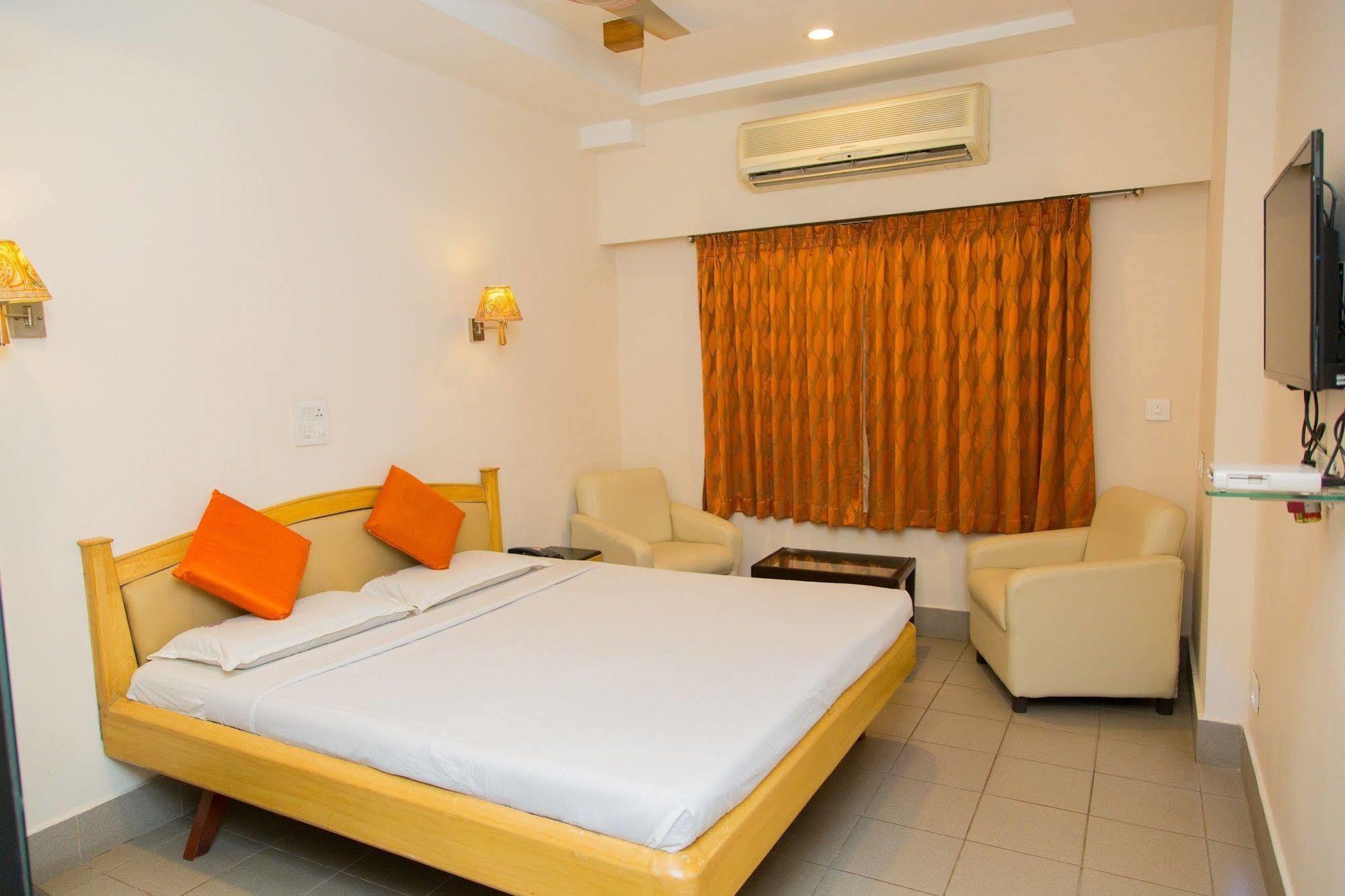 Fabhotel Kinnera Comforts Railway Station Visakhapatnam Dış mekan fotoğraf