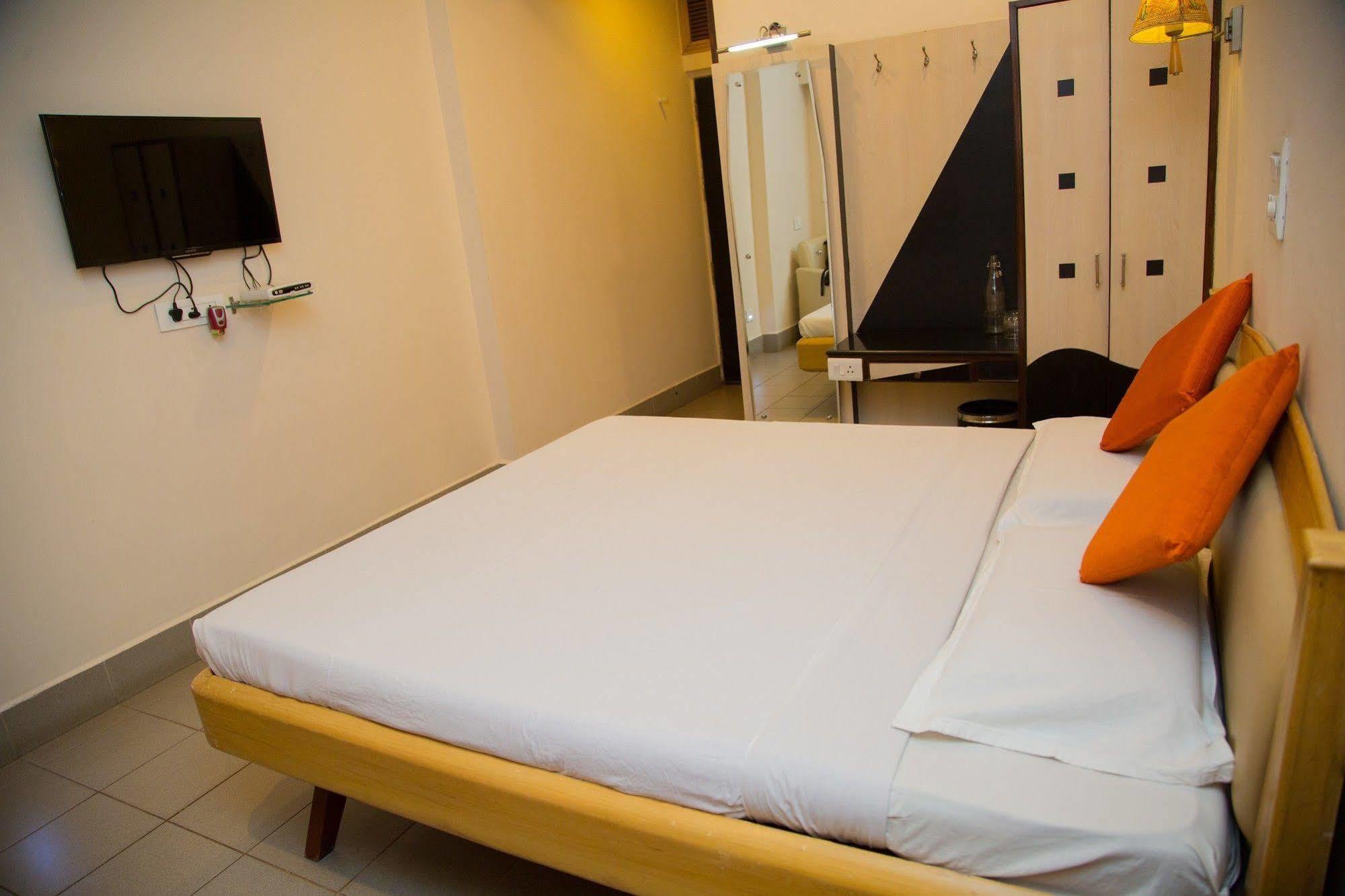 Fabhotel Kinnera Comforts Railway Station Visakhapatnam Dış mekan fotoğraf