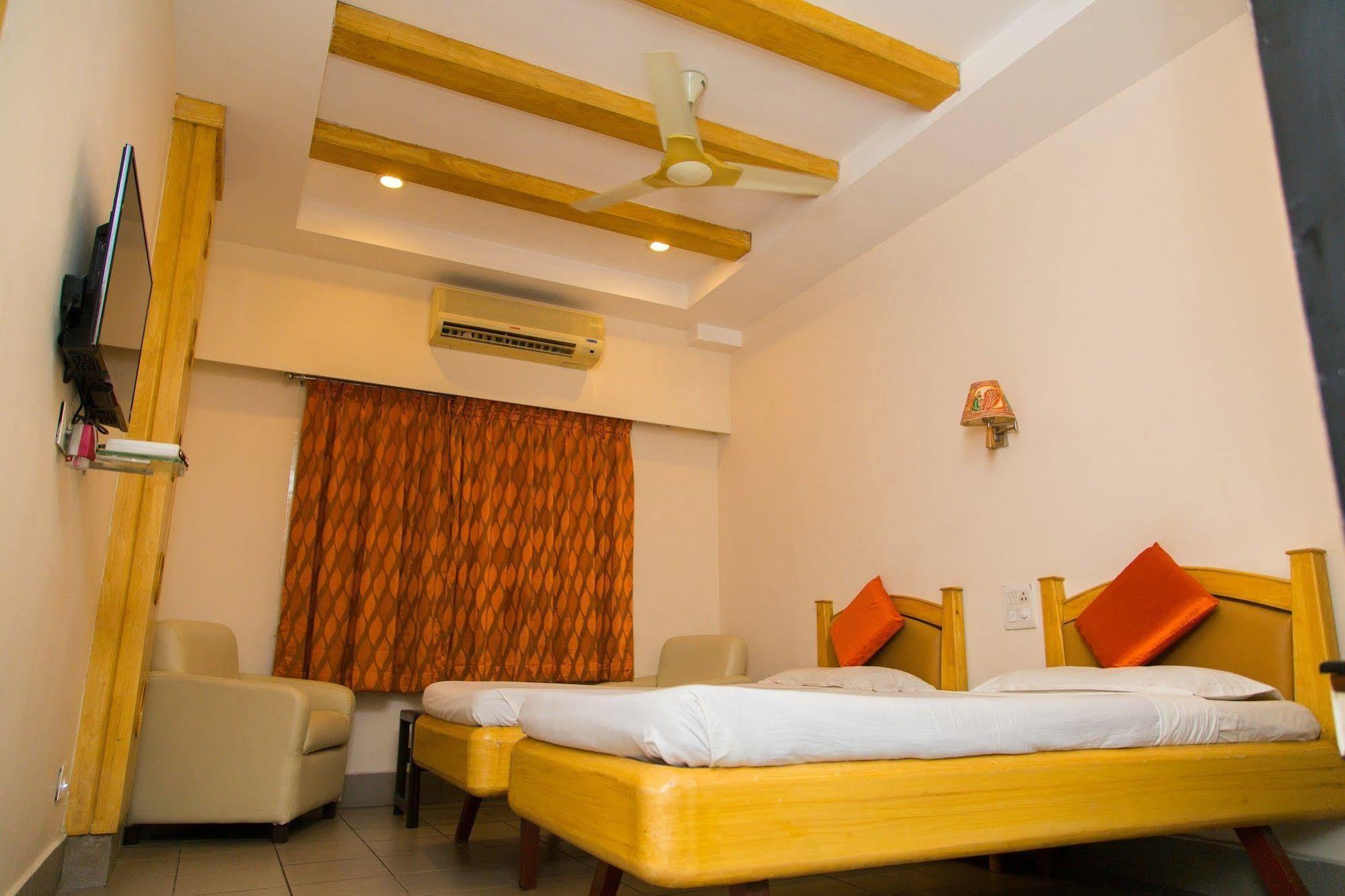 Fabhotel Kinnera Comforts Railway Station Visakhapatnam Dış mekan fotoğraf