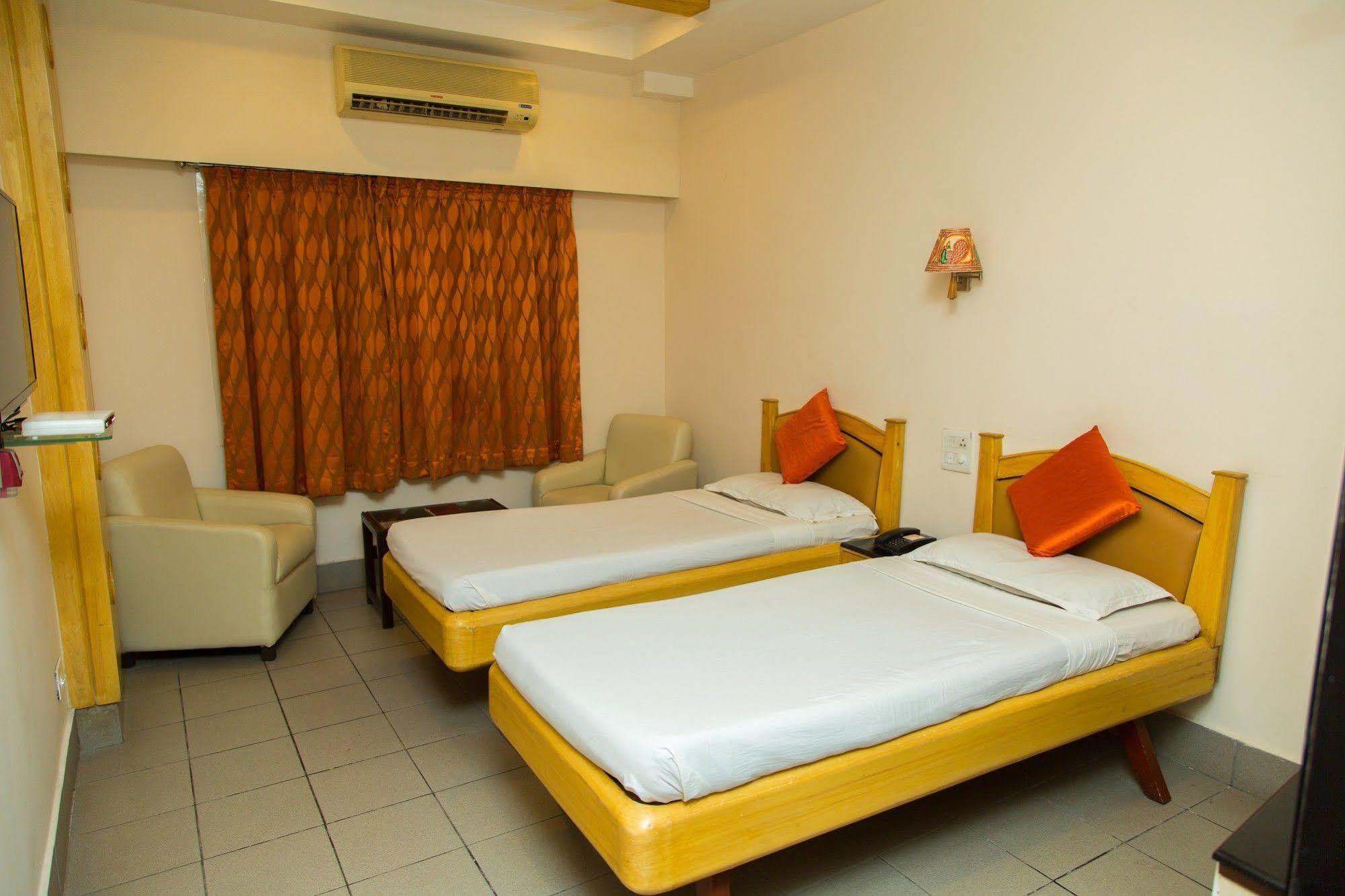 Fabhotel Kinnera Comforts Railway Station Visakhapatnam Dış mekan fotoğraf