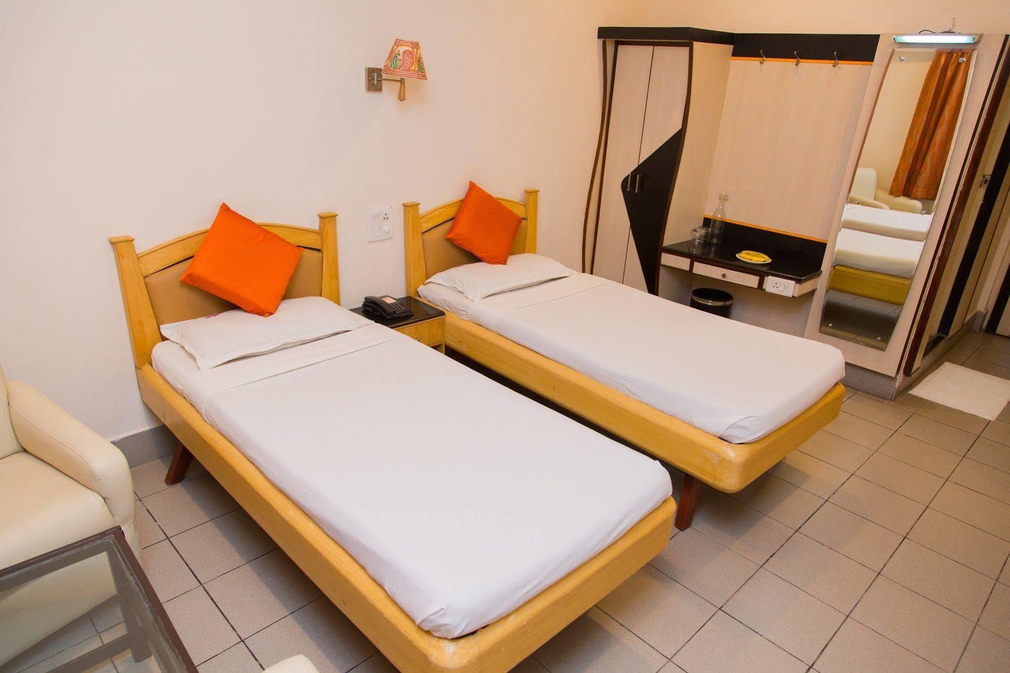 Fabhotel Kinnera Comforts Railway Station Visakhapatnam Dış mekan fotoğraf