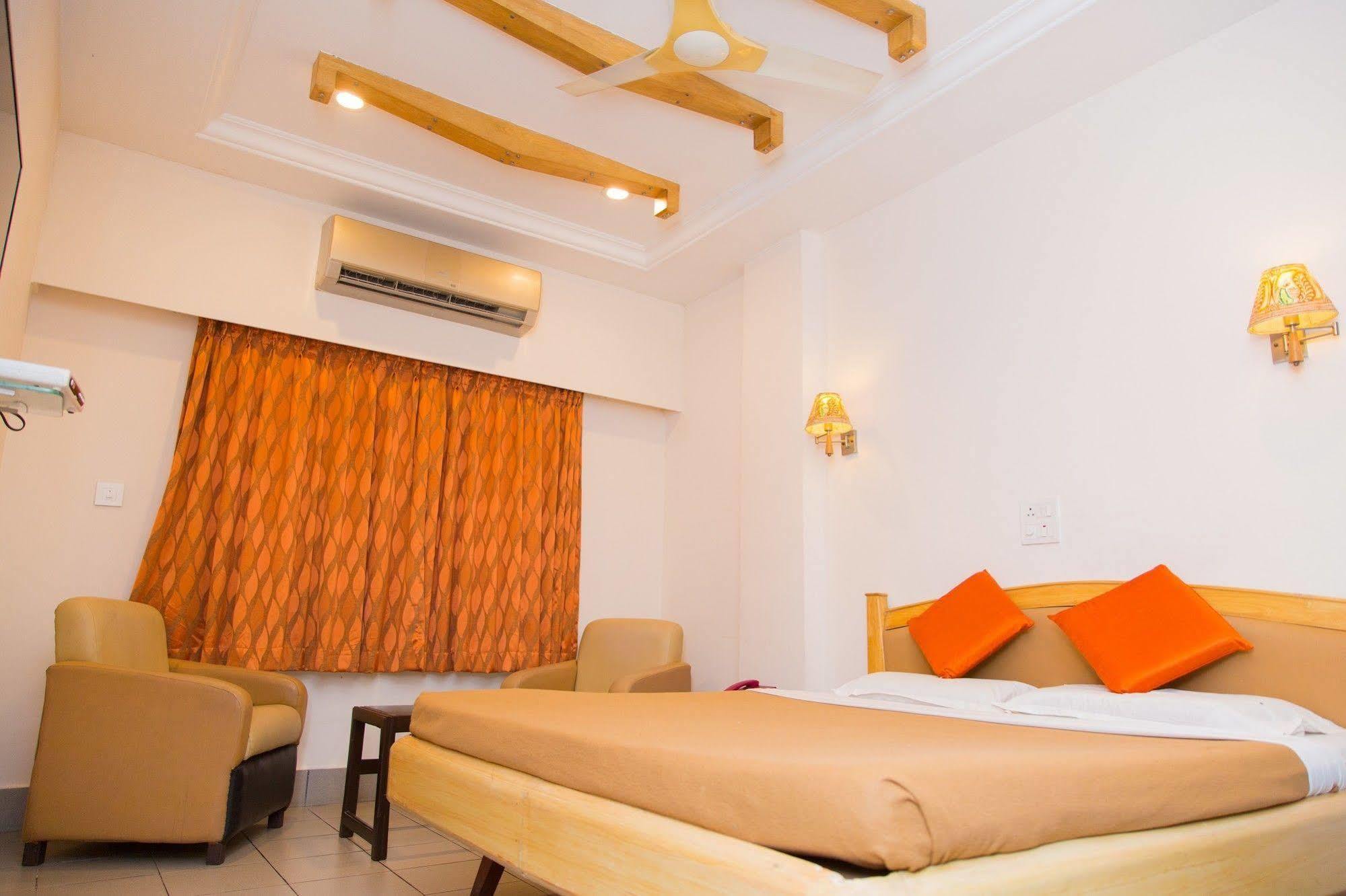Fabhotel Kinnera Comforts Railway Station Visakhapatnam Dış mekan fotoğraf
