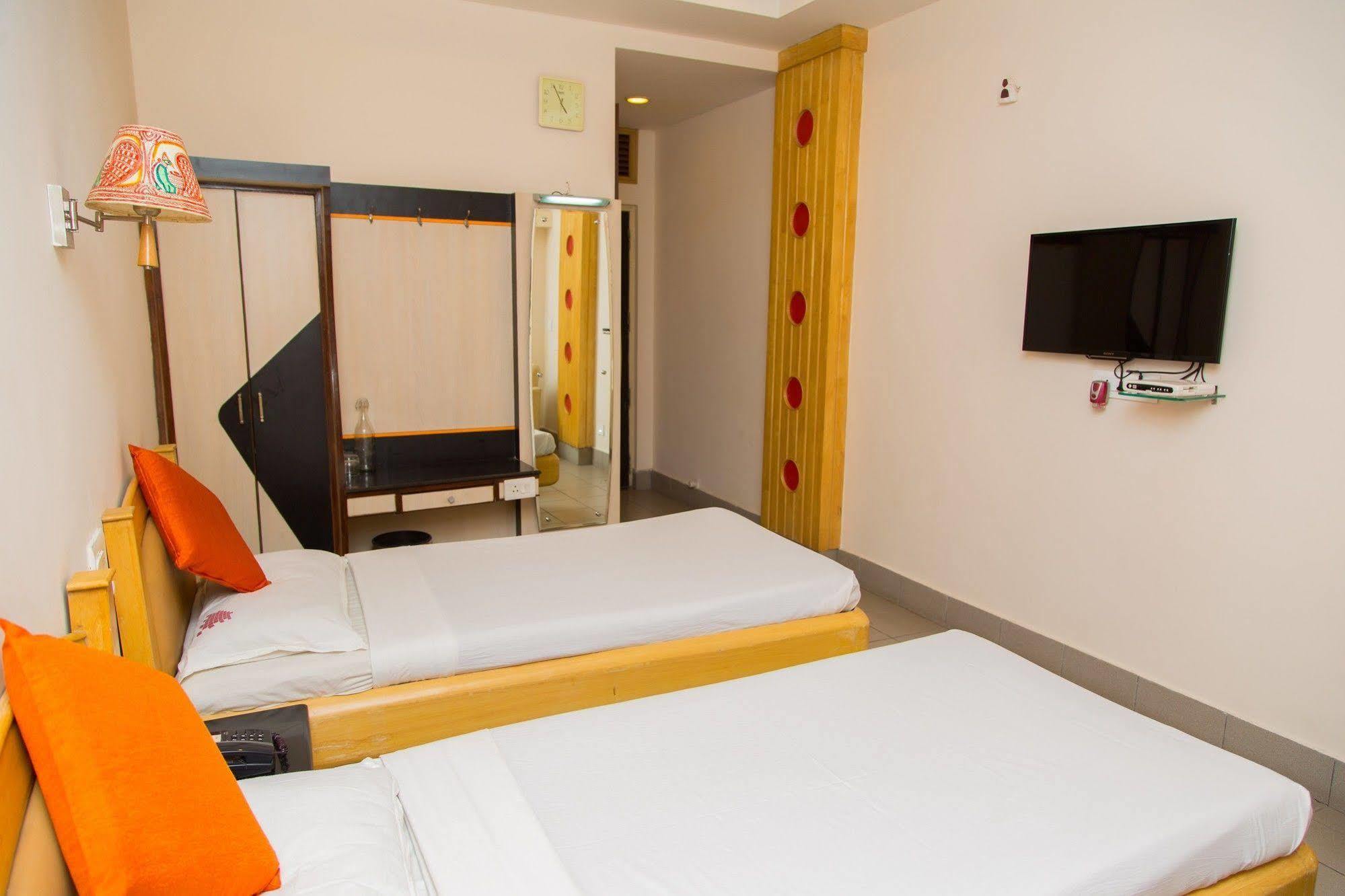 Fabhotel Kinnera Comforts Railway Station Visakhapatnam Dış mekan fotoğraf