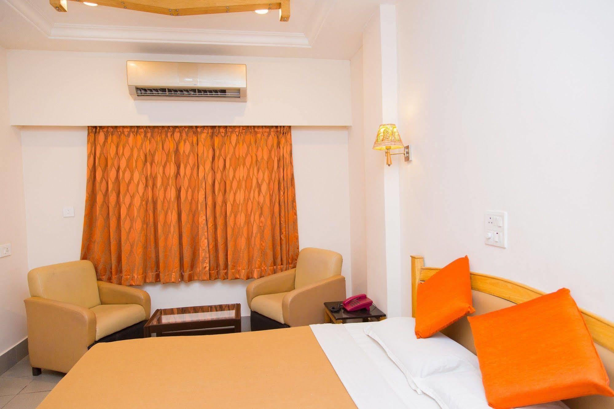 Fabhotel Kinnera Comforts Railway Station Visakhapatnam Dış mekan fotoğraf